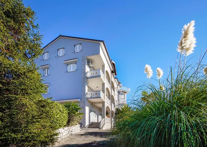 Sea View-3 By Interhome